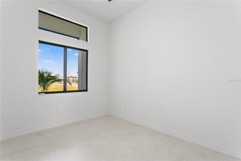 Villa ou maison à vendre à Cape Coral, Floride: 3 chambres, 224.82 m2 № 2157413 - photo 13