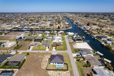 Villa ou maison à vendre à Cape Coral, Floride: 3 chambres, 224.82 m2 № 2157413 - photo 6