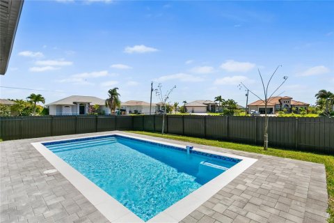 Villa ou maison à vendre à Cape Coral, Floride: 3 chambres, 224.82 m2 № 2157413 - photo 25
