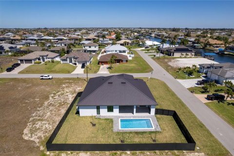 Villa ou maison à vendre à Cape Coral, Floride: 3 chambres, 224.82 m2 № 2157413 - photo 7