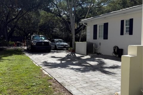 Villa ou maison à louer à Coral Gables, Floride: 4 chambres, 177.07 m2 № 1895386 - photo 6