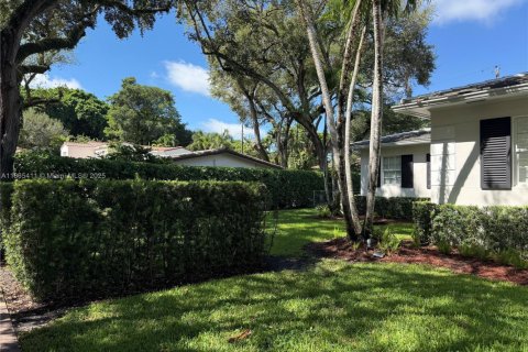 Villa ou maison à louer à Coral Gables, Floride: 4 chambres, 177.07 m2 № 1895386 - photo 4