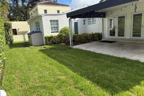 Villa ou maison à louer à Coral Gables, Floride: 4 chambres, 177.07 m2 № 1895386 - photo 15