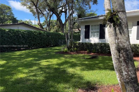 Villa ou maison à louer à Coral Gables, Floride: 4 chambres, 177.07 m2 № 1895386 - photo 2