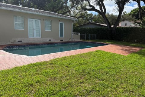 Villa ou maison à louer à Coral Gables, Floride: 4 chambres, 177.07 m2 № 1895386 - photo 13