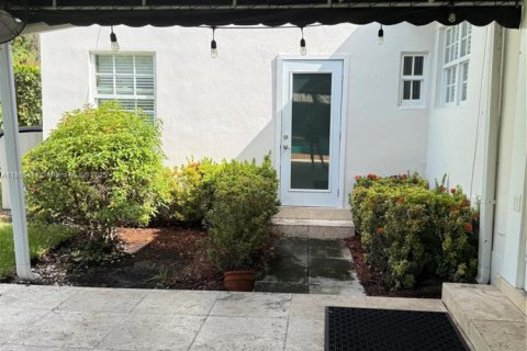 Villa ou maison à louer à Coral Gables, Floride: 4 chambres, 177.07 m2 № 1895386 - photo 17