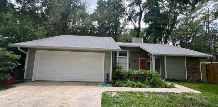 House in Gainesville, Florida 3 bedrooms, 112.23 sq.m. № 1827276