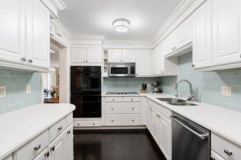 Condo in Palm Beach, Florida, 2 bedrooms № 2261821 - photo 12