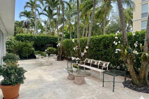 Condo in Palm Beach, Florida, 2 bedrooms № 2261821 - photo 13