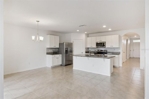 Casa en venta en Kissimmee, Florida, 4 dormitorios, 169.83 m2 № 2230512 - foto 12