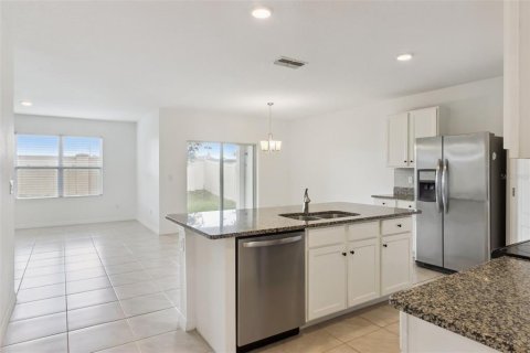 Casa en venta en Kissimmee, Florida, 4 dormitorios, 169.83 m2 № 2230512 - foto 7