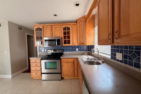 Touwnhouse à vendre à Clearwater, Floride: 2 chambres, 106.84 m2 № 2389392 - photo 11