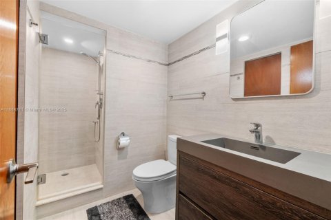 Купить кондоминиум в Халландейл-Бич, Флорида 1 спальня, 120.77м2, № 1978690 - фото 17