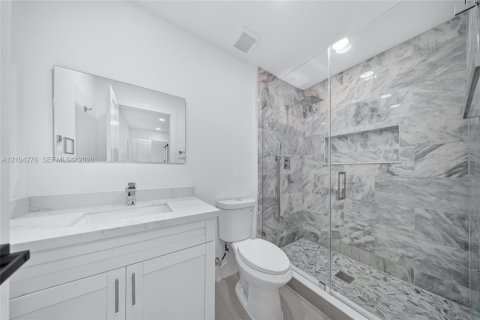 Casa en venta en Plantation, Florida, 4 dormitorios, 170.29 m2 № 2412404 - foto 4