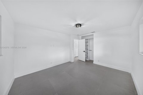 Casa en venta en Plantation, Florida, 4 dormitorios, 170.29 m2 № 2412404 - foto 11