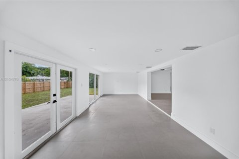 Casa en venta en Plantation, Florida, 4 dormitorios, 170.29 m2 № 2412404 - foto 28