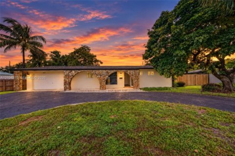 Casa en Plantation, Florida 4 dormitorios, 170.29 m2 № 2412404