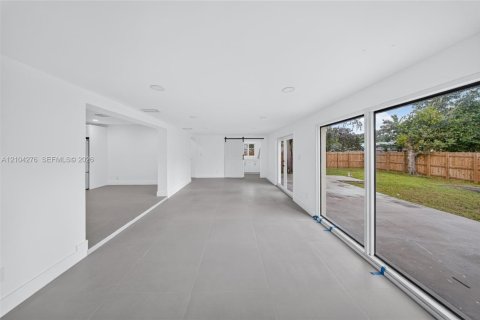 Casa en venta en Plantation, Florida, 4 dormitorios, 170.29 m2 № 2412404 - foto 29