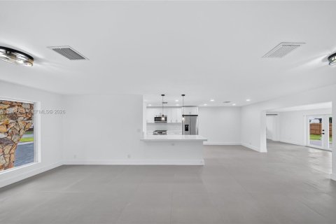 Casa en venta en Plantation, Florida, 4 dormitorios, 170.29 m2 № 2412404 - foto 9