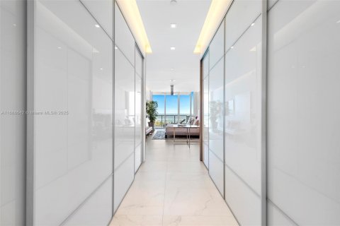 Condo in Miami Beach, Florida, 3 bedrooms  № 1938288 - photo 21