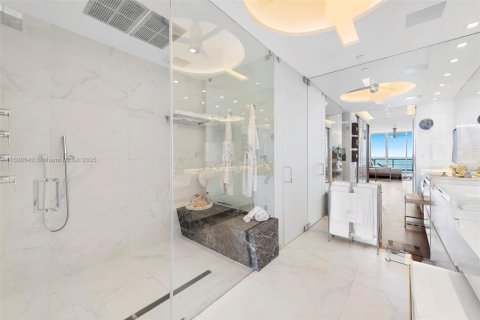 Condo in Miami Beach, Florida, 3 bedrooms  № 1938288 - photo 22