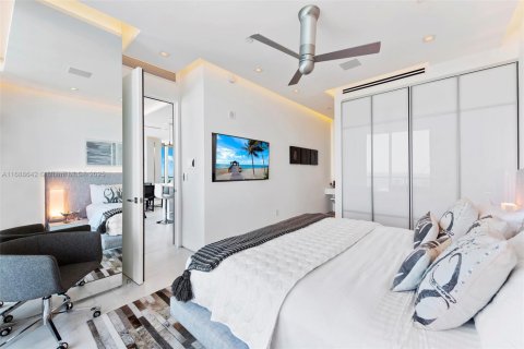 Condo in Miami Beach, Florida, 3 bedrooms  № 1938288 - photo 30