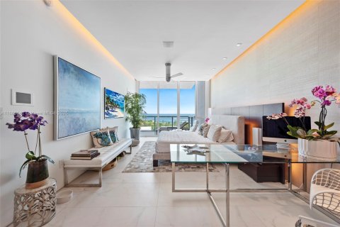 Condo in Miami Beach, Florida, 3 bedrooms  № 1938288 - photo 19