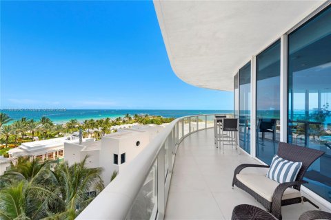 Condo in Miami Beach, Florida, 3 bedrooms  № 1938288 - photo 24