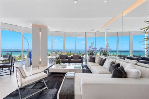 Condo in Miami Beach, Florida, 3 bedrooms  № 1938288 - photo 1