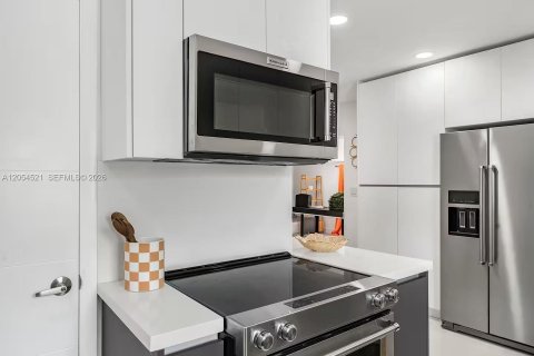 Casa en venta en Lighthouse Point, Florida, 4 dormitorios, 179.58 m2 № 2269762 - foto 2