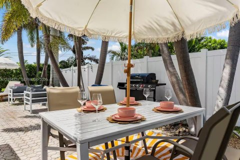 Casa en venta en Lighthouse Point, Florida, 4 dormitorios, 179.58 m2 № 2269762 - foto 23