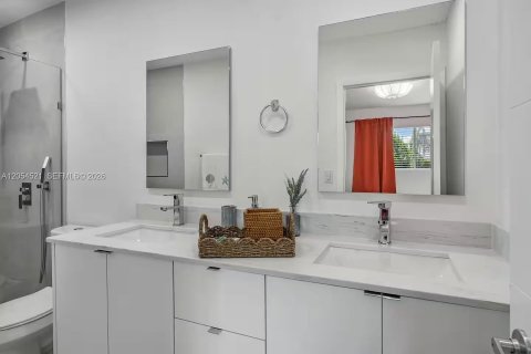 Casa en venta en Lighthouse Point, Florida, 4 dormitorios, 179.58 m2 № 2269762 - foto 5