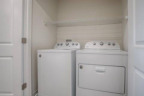 Townhouse in Wildwood, Florida 3 bedrooms, 156.82 sq.m. № 1523833 - photo 22