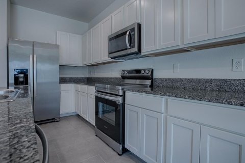 Townhouse in Wildwood, Florida 3 bedrooms, 156.82 sq.m. № 1523833 - photo 10