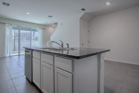 Townhouse in Wildwood, Florida 3 bedrooms, 156.82 sq.m. № 1523833 - photo 5