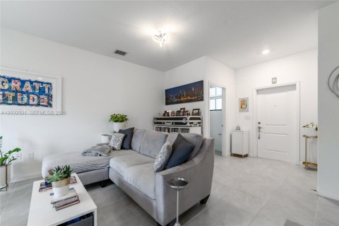 Adosado en venta en Miami Gardens, Florida, 3 dormitorios, 124.86 m2 № 2146522 - foto 7