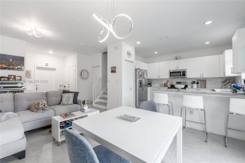 Adosado en venta en Miami Gardens, Florida, 3 dormitorios, 124.86 m2 № 2146522 - foto 4