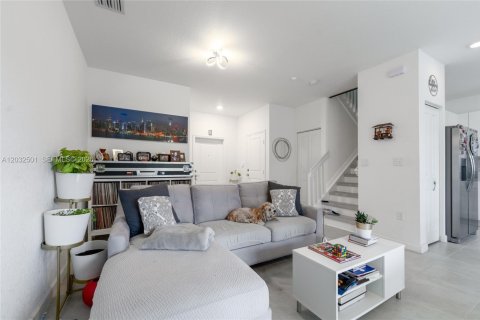 Adosado en venta en Miami Gardens, Florida, 3 dormitorios, 124.86 m2 № 2146522 - foto 8