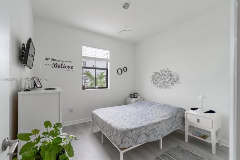 Adosado en venta en Miami Gardens, Florida, 3 dormitorios, 124.86 m2 № 2146522 - foto 24
