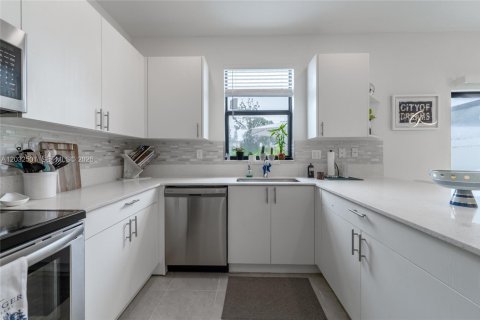 Adosado en venta en Miami Gardens, Florida, 3 dormitorios, 124.86 m2 № 2146522 - foto 17