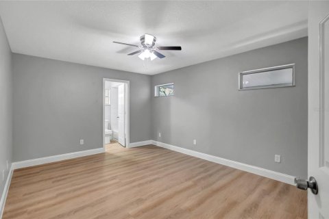 Villa ou maison à vendre à Tampa, Floride: 3 chambres, 158.58 m2 № 2415041 - photo 14