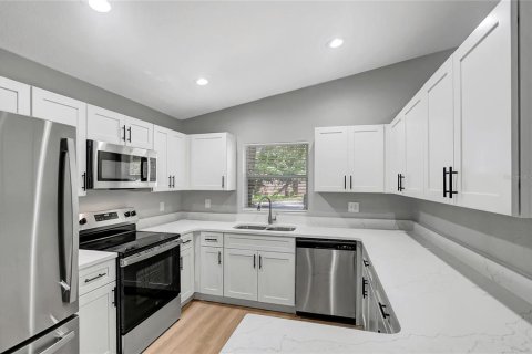 Villa ou maison à vendre à Tampa, Floride: 3 chambres, 158.58 m2 № 2415041 - photo 7