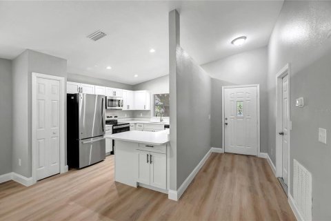 Villa ou maison à vendre à Tampa, Floride: 3 chambres, 158.58 m2 № 2415041 - photo 4