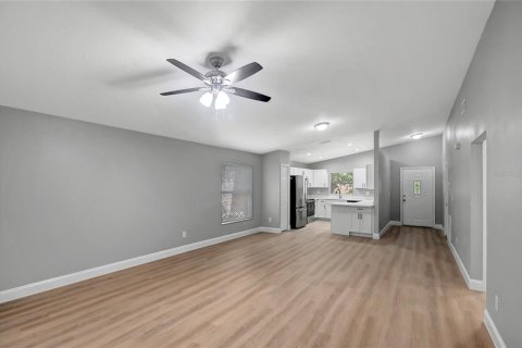 Villa ou maison à vendre à Tampa, Floride: 3 chambres, 158.58 m2 № 2415041 - photo 13