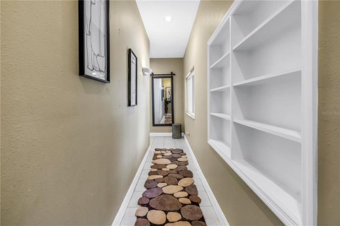House in Saint Petersburg, Florida 5 bedrooms, 347.45 sq.m. № 1690925 - photo 27