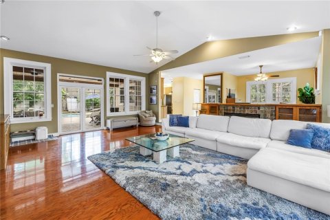House in Saint Petersburg, Florida 5 bedrooms, 347.45 sq.m. № 1690925 - photo 20