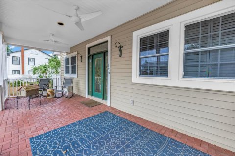 House in Saint Petersburg, Florida 5 bedrooms, 347.45 sq.m. № 1690925 - photo 7