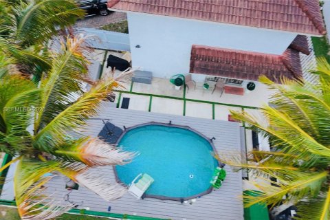 Casa en alquiler en Palmetto Bay, Florida, 4 dormitorios, 205.31 m2 № 1997946 - foto 3