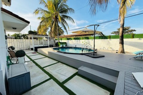 Casa en alquiler en Palmetto Bay, Florida, 4 dormitorios, 205.31 m2 № 1997946 - foto 24