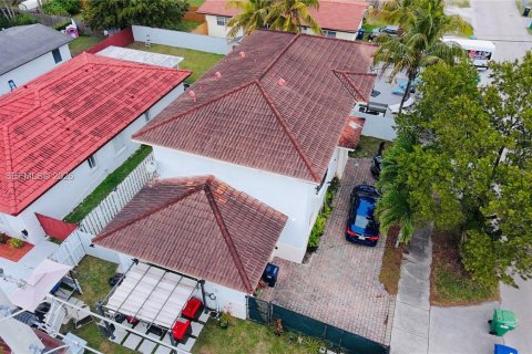 House in Palmetto Bay, Florida 4 bedrooms, 205.31 sq.m. № 1997946